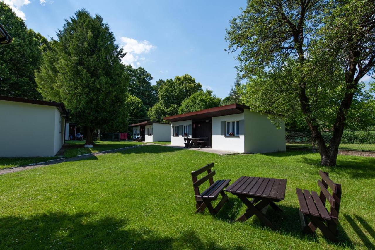 Osrodek Wypoczynkowy Dolomity Hotel Jedwabno Bagian luar foto