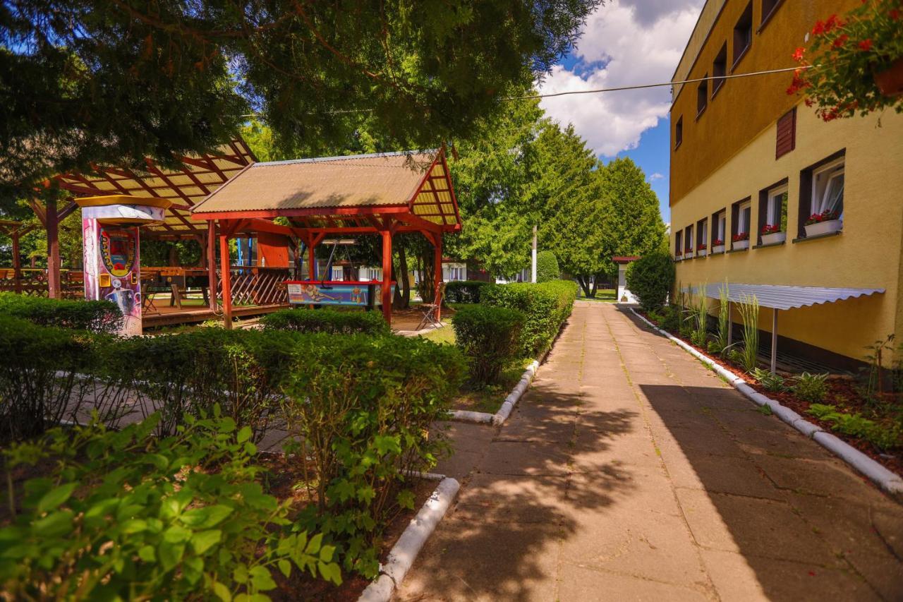 Osrodek Wypoczynkowy Dolomity Hotel Jedwabno Bagian luar foto