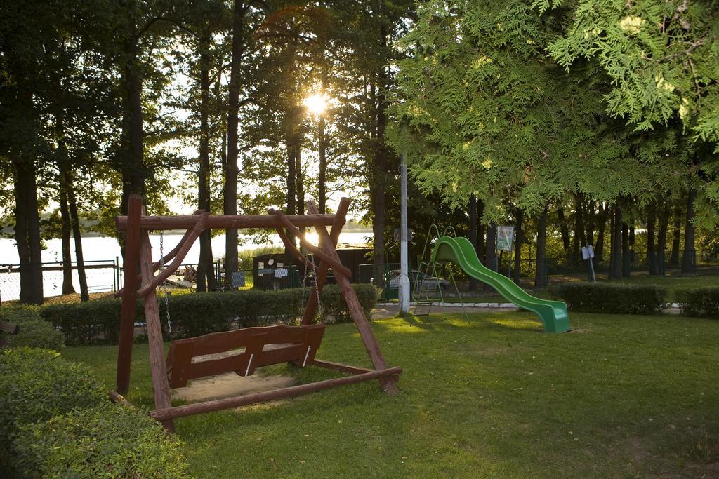 Osrodek Wypoczynkowy Dolomity Hotel Jedwabno Bagian luar foto